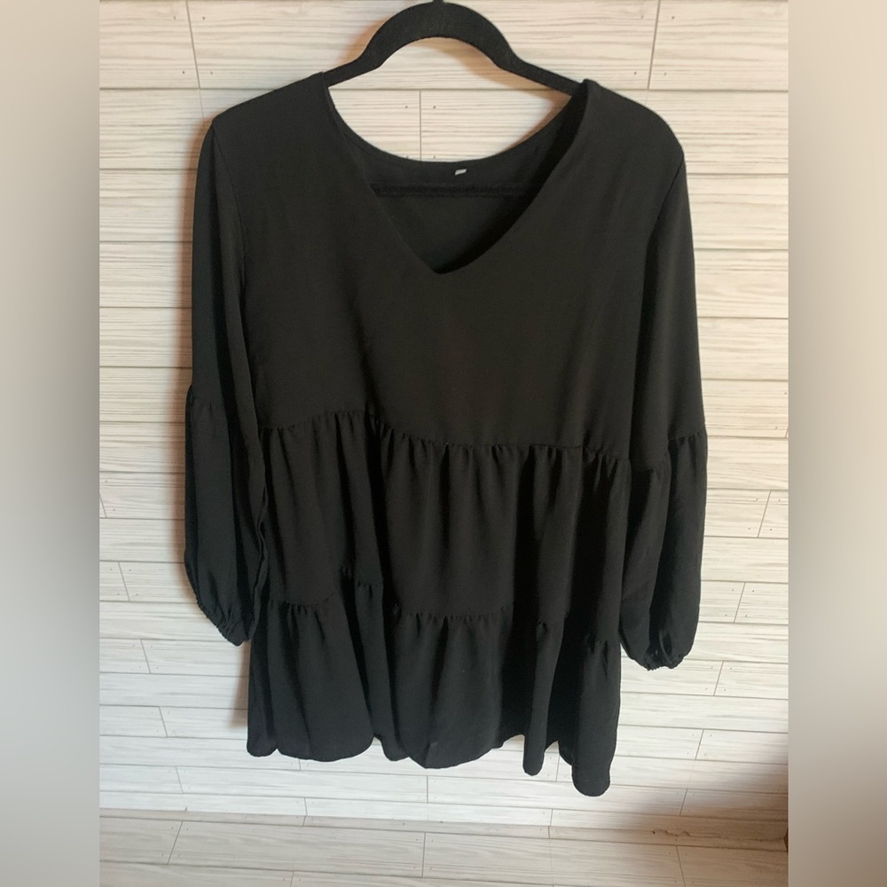 Women's Black Tiered V-Neck above knee dress puffed sleeve